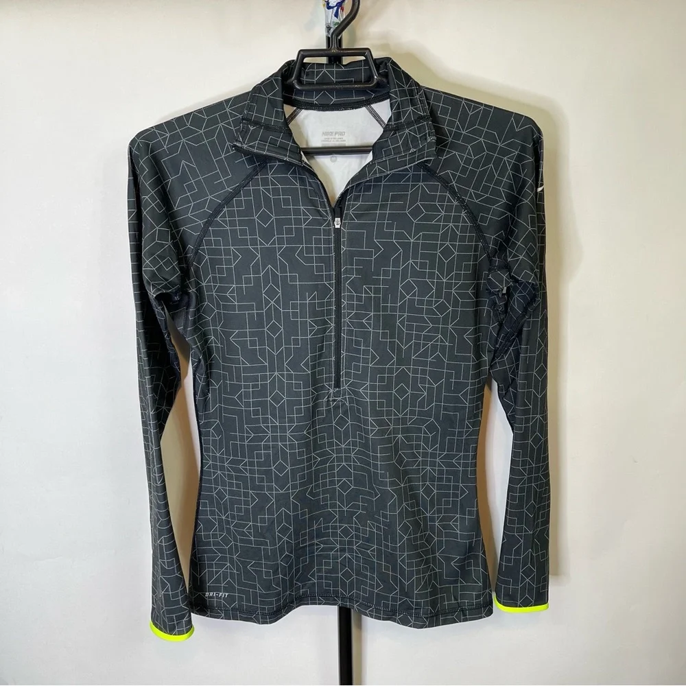 Nike Pro Black Quarter Zip Long Sleeve Size Medium Women’s
